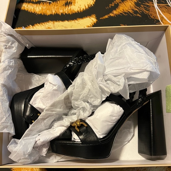 Brand New heels 👠 - Picture 2 of 5